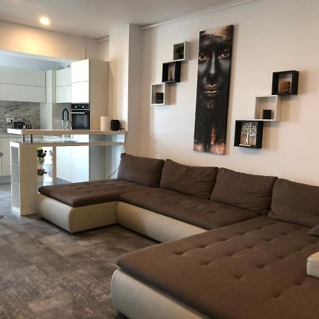 Luxury Westpark 2 Residence Lake View W6 Bukarest Exteriör bild