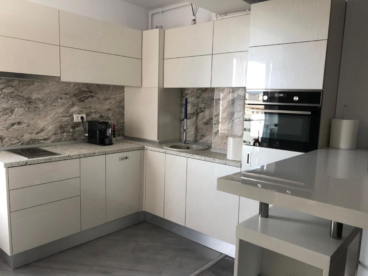 Luxury Westpark 2 Residence Lake View W6 Bukarest Exteriör bild