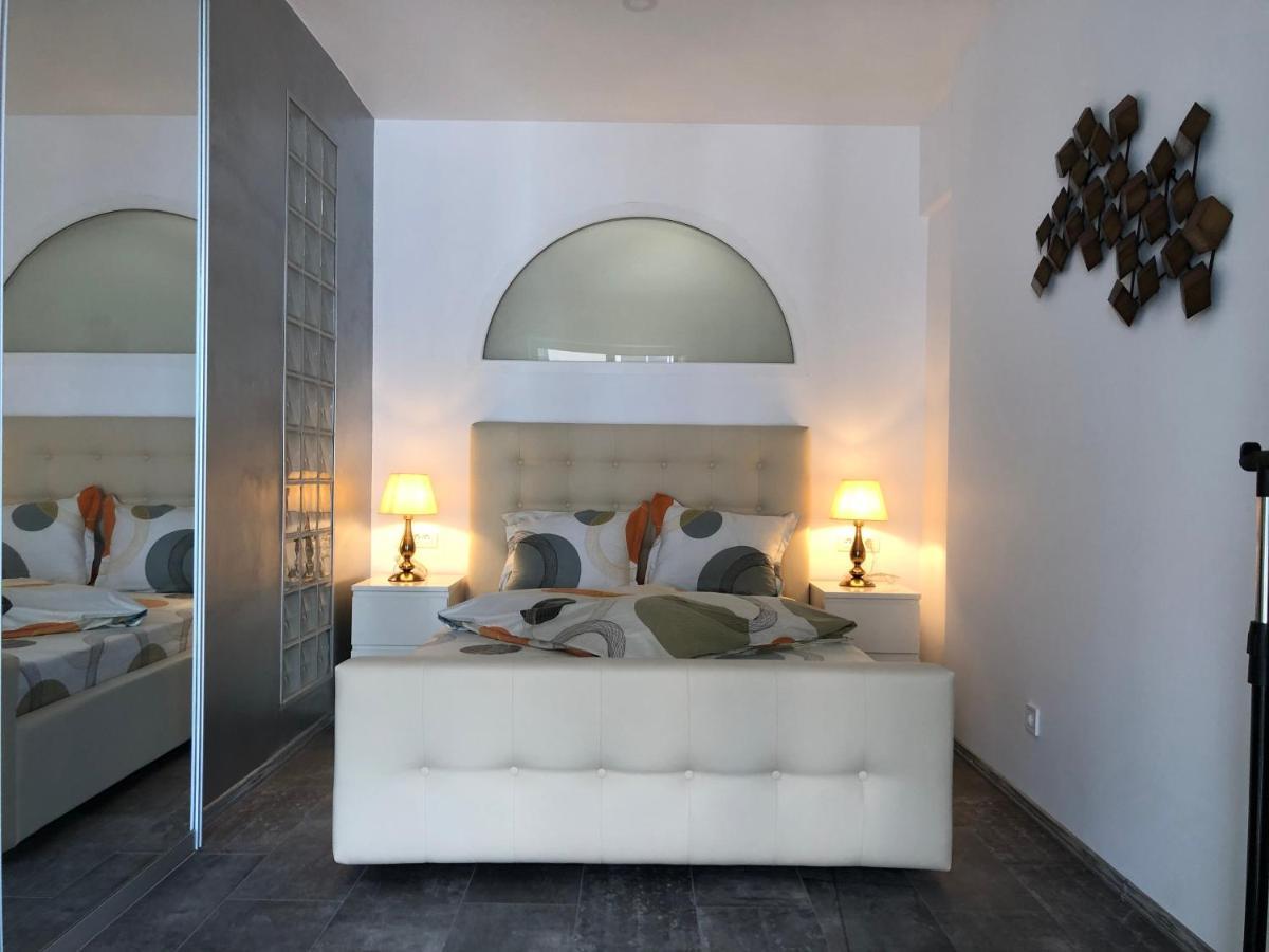 Luxury Westpark 2 Residence Lake View W6 Bukarest Exteriör bild