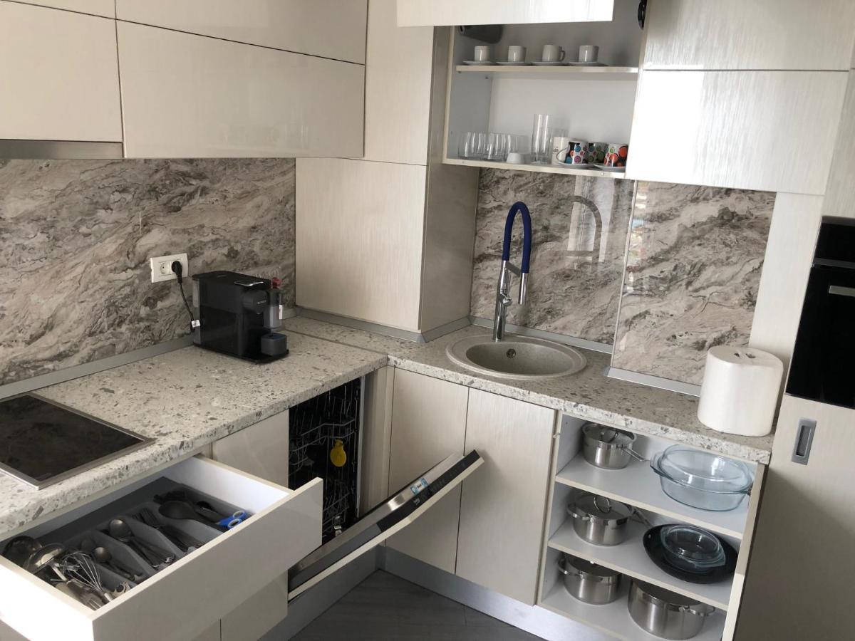 Luxury Westpark 2 Residence Lake View W6 Bukarest Exteriör bild